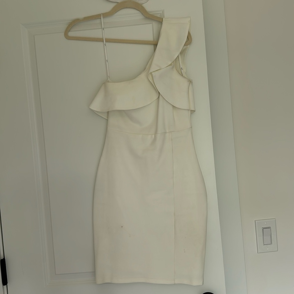 Lulu’s - XS - white one shoulder midi dress